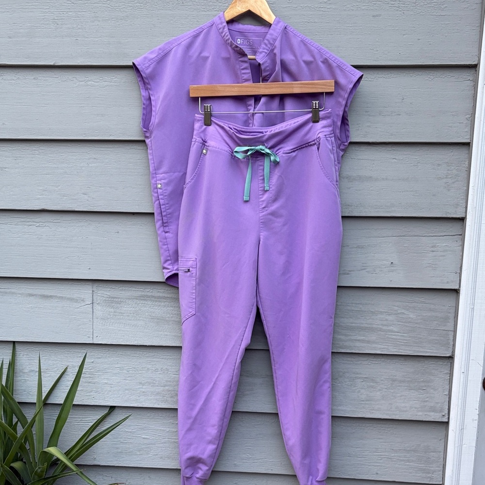 Figs Purple Scrub Set